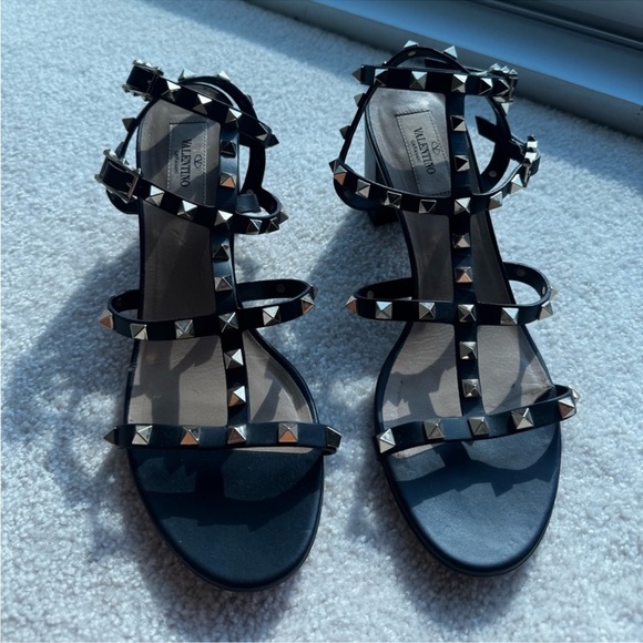 Valentino Garavani
Rockstud Leather 60mm City Sandals - Picture 7 of 11
